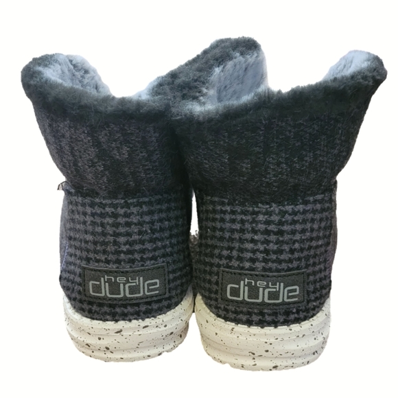 HEY DUDES - Picture 4 of 5